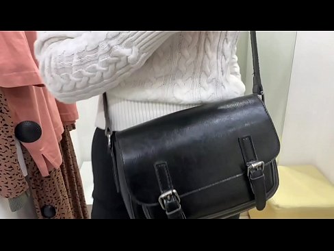 ❤️ 年轻婊子FeralBerry在试衣间用假阳具公开自慰 ❤❌ Quality porn﹏﹏